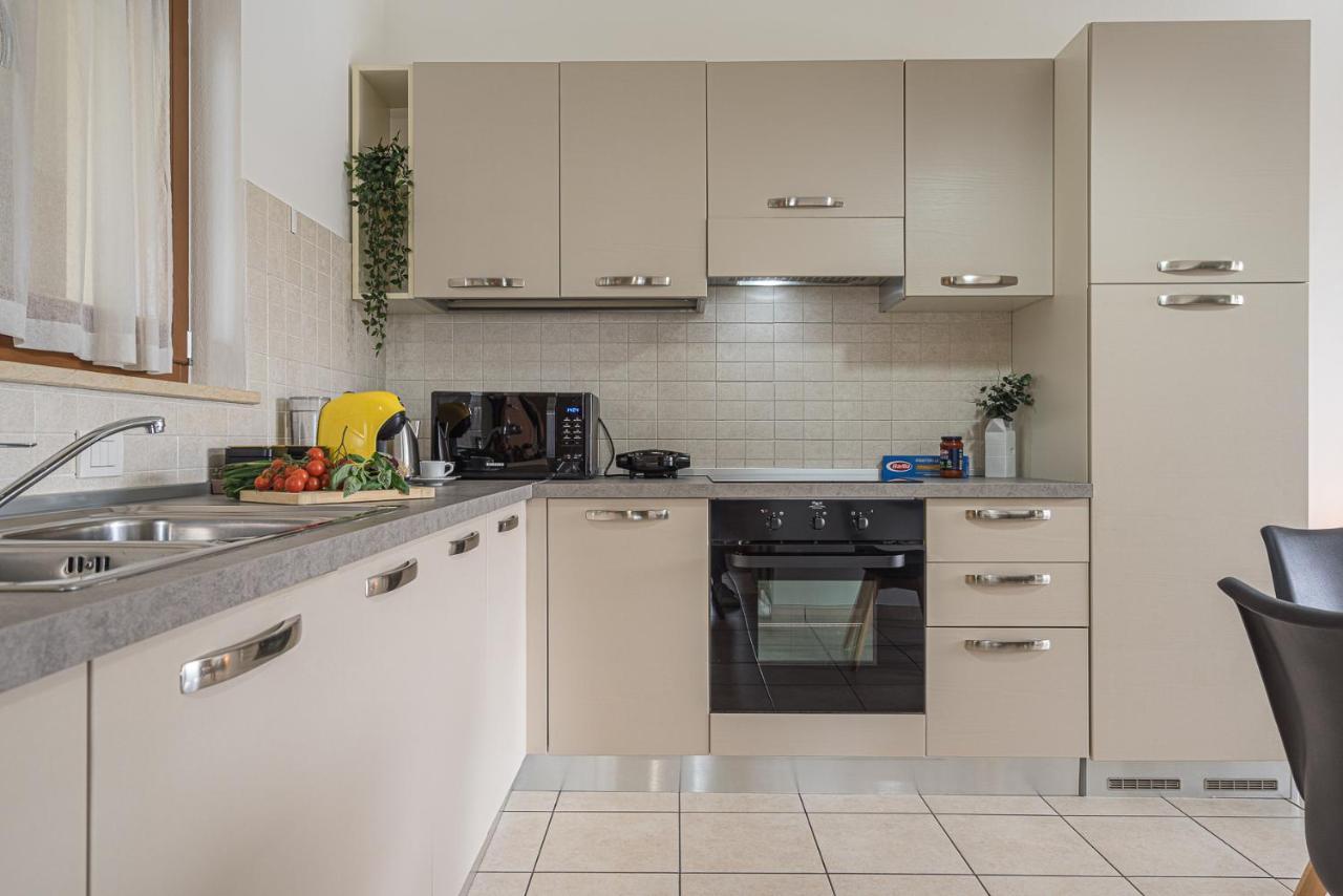 Hygge Family Apartment - One Step Away From The Lake!!! Sirmione Dış mekan fotoğraf